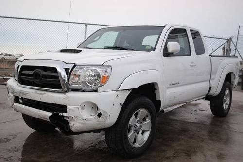 06 toyota tacoma access cab v6 4wd damaged clean title priced to sell wont last!