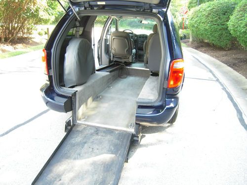 2006 dodge grand caravan - handicap accesible