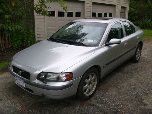 2004 volvo s60 2.5t awd sedan 4-door 2.5l