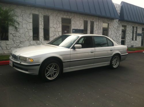 2001 bmw 740il base sedan 4-door 4.4l