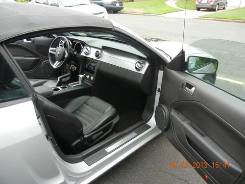 2006 Ford Mustang GT Convertible 2-Door 4.6L, image 9
