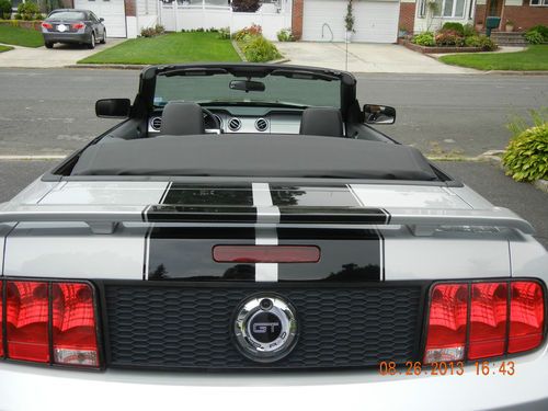 2006 Ford Mustang GT Convertible 2-Door 4.6L, image 10