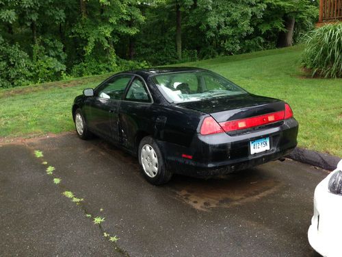 2000 black honda accord coupe (2 door)