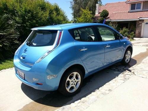 2012 nissan leaf sl with nav and quick charger 1 owner mint!