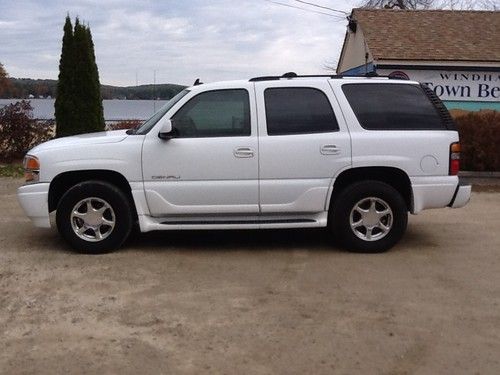 2006 GMC Yukon Denali 4 Door Sport Utility NO RESERVE, image 9