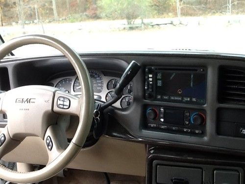 2006 GMC Yukon Denali 4 Door Sport Utility NO RESERVE, image 11