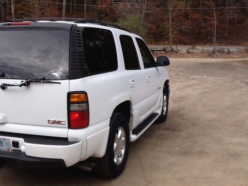2006 GMC Yukon Denali 4 Door Sport Utility NO RESERVE, image 16