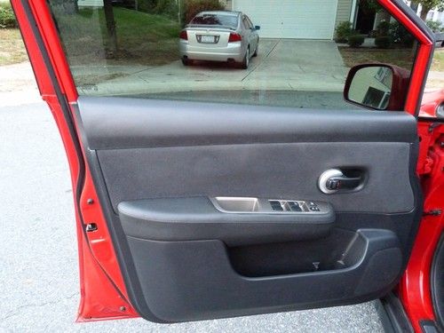 2011 NISSAN VERSA 1.8,AUTO,ICE COLD AIR,ONE OWNER,RED,HATCHBACK,WOW!!!, US $9,500.00, image 13