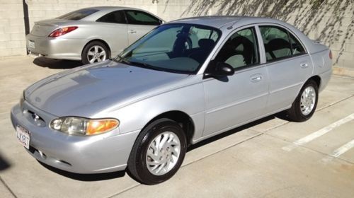 1999 ford escort se 4 dr sedan