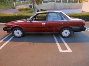 Toyota camry 1988 low miles automatic 4 dr. power windows