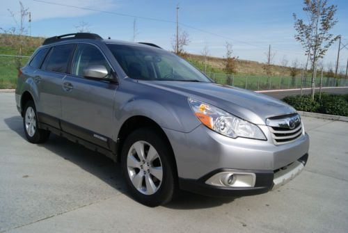 2011 Subaru Outback 2.5i Limited. Silver with Black Interior. 34k miles. AWD!, US $19,000.00, image 7