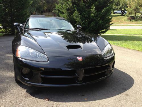 2004 dodge viper srt-10 convertible 2-door 8.3l