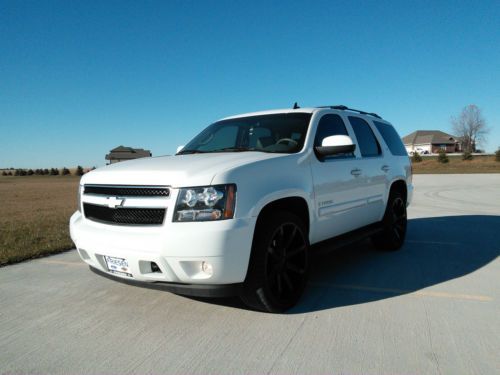 2009 chevrolet tahoe lt sport utility 4-door 5.3l 24&#034; wheels quad buckets