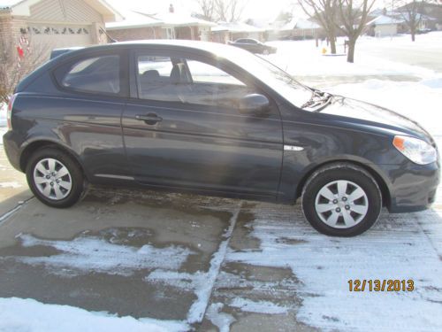2010 hyundai accent gs hatchback 2-door 1.6l