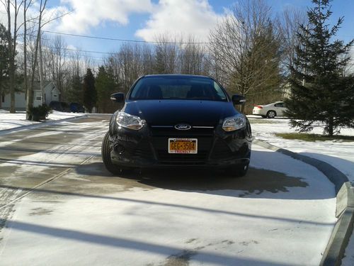 2013 ford focus se sedan with power sun moon roof