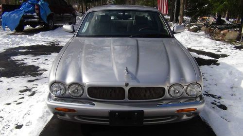 2003 jaguar xjr base sedan 4-door 4.0l