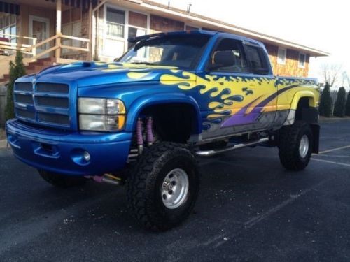 Laramie slt 5.9l 4x4 monster truck show truck off road hemi