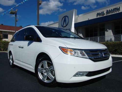 2011 honda odyssey touring elite fully loaded.