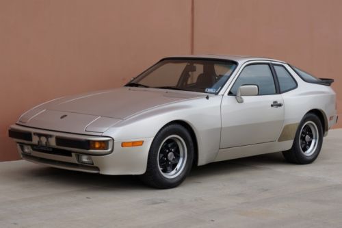 1983 Porsche 944 Coupe Carfax Certified 53K Actual Miles NO RESERVE AUCTION!!!!!, image 8