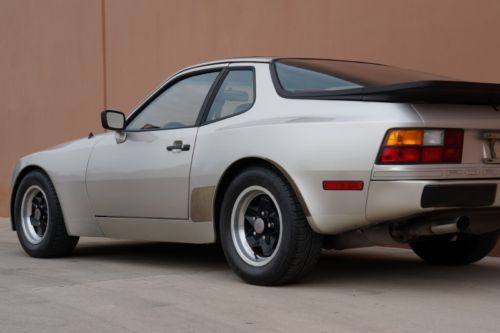 1983 Porsche 944 Coupe Carfax Certified 53K Actual Miles NO RESERVE AUCTION!!!!!, image 13