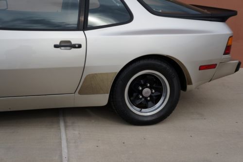 1983 Porsche 944 Coupe Carfax Certified 53K Actual Miles NO RESERVE AUCTION!!!!!, image 15