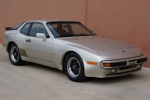 1983 Porsche 944 Coupe Carfax Certified 53K Actual Miles NO RESERVE AUCTION!!!!!, image 17