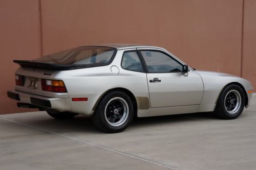 1983 Porsche 944 Coupe Carfax Certified 53K Actual Miles NO RESERVE AUCTION!!!!!, image 22