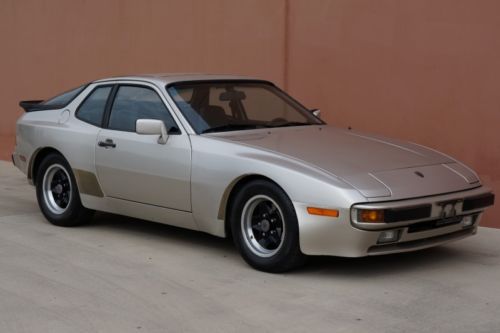 1983 Porsche 944 Coupe Carfax Certified 53K Actual Miles NO RESERVE AUCTION!!!!!, image 24