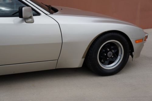 1983 Porsche 944 Coupe Carfax Certified 53K Actual Miles NO RESERVE AUCTION!!!!!, image 30