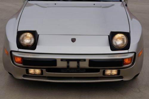1983 Porsche 944 Coupe Carfax Certified 53K Actual Miles NO RESERVE AUCTION!!!!!, image 33