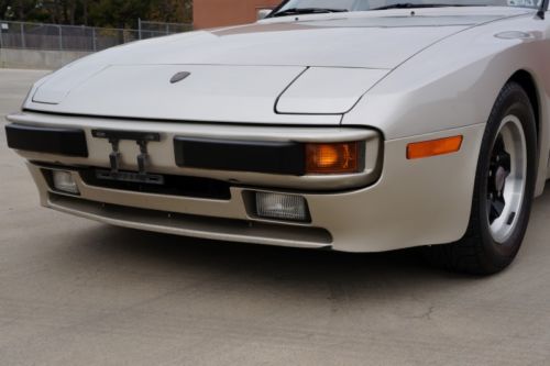 1983 Porsche 944 Coupe Carfax Certified 53K Actual Miles NO RESERVE AUCTION!!!!!, image 35