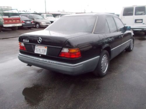 1992 Mercedes 300E, NO RESERVE, image 2