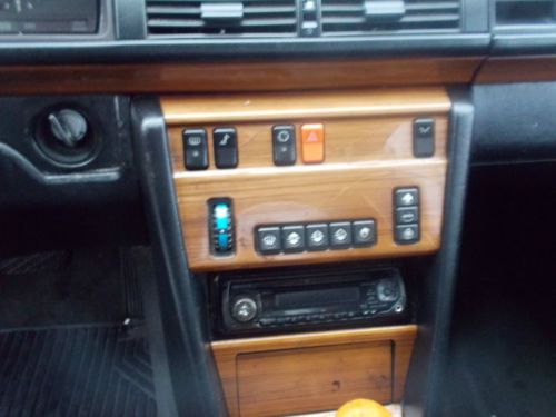 1992 Mercedes 300E, NO RESERVE, image 7