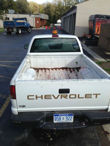 1998 chevy s-10 regular cab-short box