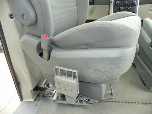 2010 Dodge Grand Caravan SXT Mini Passenger Van 4-Door 3.8L Braun Entervan, US $24,900.00, image 4