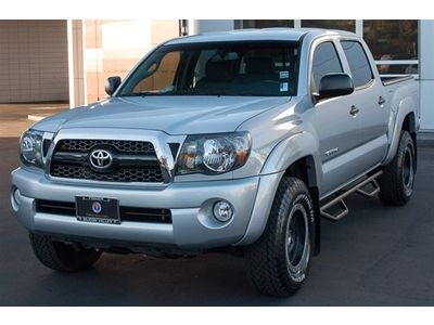 Tacoma trd package, bed liner, tow package, 4x4 low miles