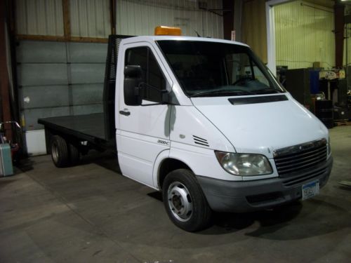 2004 mercedes sprinter flat bed truck