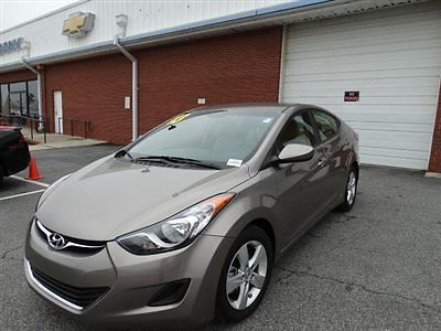 Hyundai elantra gls low miles 4 dr sedan automatic gasoline 1.8l dohc 16v desert