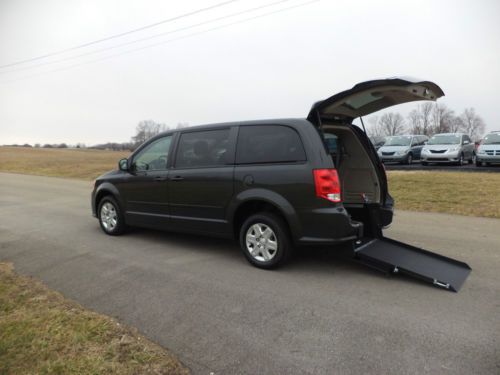 Up for sale is a 2011 dodge grand caravan wheelchair/handicap ramp van. this van