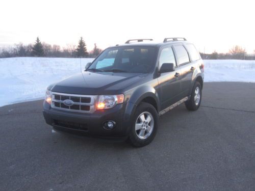 2009 ford escape xlt suv 4-door 3.0l sync towing pkg. moonroof