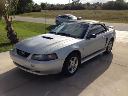 2002 ford mustang base convertible 2-door 3.8l