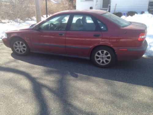 2002 volvo s40 base sedan 4-door 1.9l