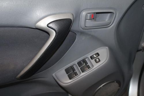 Base SUV 2.0L 4 Speakers AM/FM radio Cassette Rear window defroster Tachometer, US $9,990.00, image 22