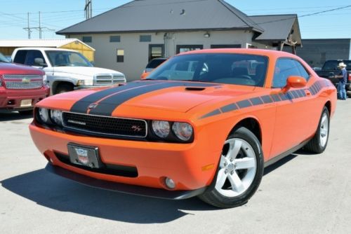 We finance! hemi navigation air wheels cruise control floor mats gas low miles