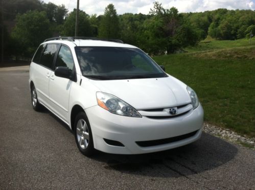 2006 toyota sienna le mini passenger van 5-door 3.3l 4 captain seat, rear bench