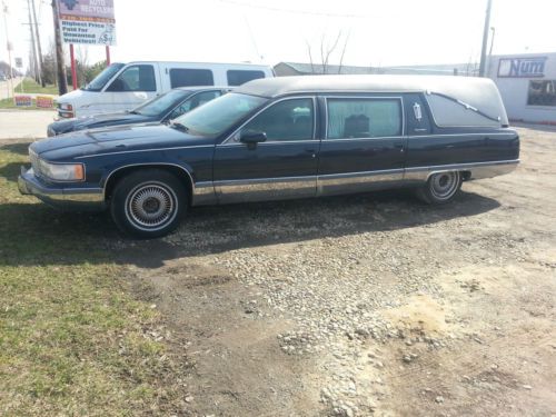 1994 cadillac fleetwood base sedan 4-door 5.7l