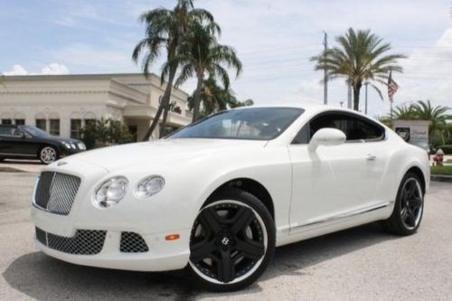 Gt 1 owner florida car mulliner driving specification only 2979 documented miles