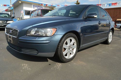 2006 volvo s40 2.4i sedan 4-door 2.4l excellent condition!!!