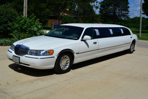 1998 lincoln town car executive limousine 4-door 4.6l