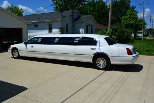 1998 Lincoln Town Car Executive Limousine 4-Door 4.6L, US $7,300.00, image 2